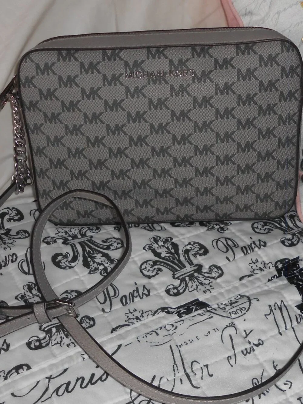 MICHAEL KORS JET SET TRAVEL SMALL CROSSBODY BAG GRAY COLOR MINT CONDITION